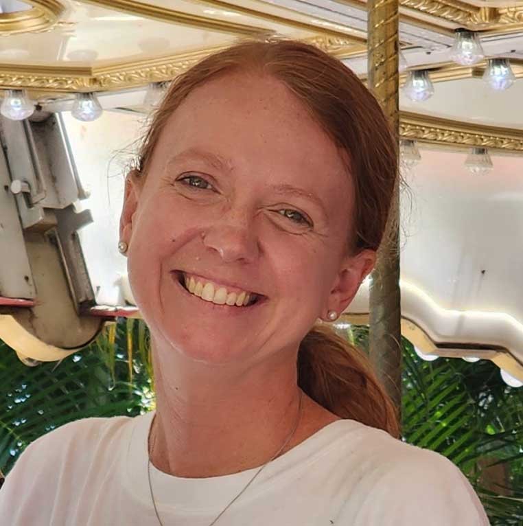 Portrait of a smiling woman